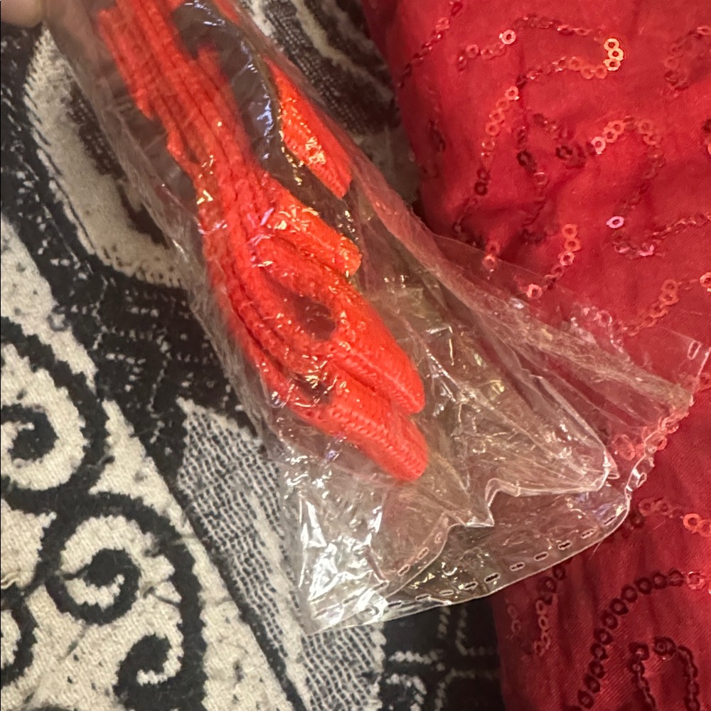 NWT Red Dog Collar and Leash. Never been opened. Has a lot of adjustment pieces. - Picture 10 of 14